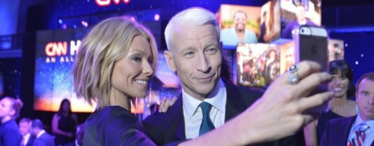 Get Kelly Ripa S Wavy Celebrity Hairstyle For The Holidays Ask