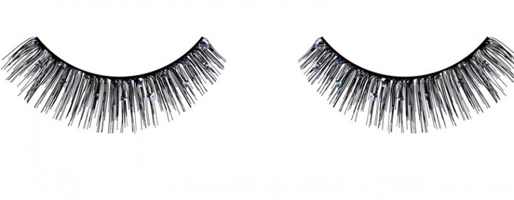 Beautiful Eyelashes are easy with Friday’s Favorite Beauty Product
