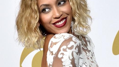 How to Highlight Hair at Home and Look Like Beyonce