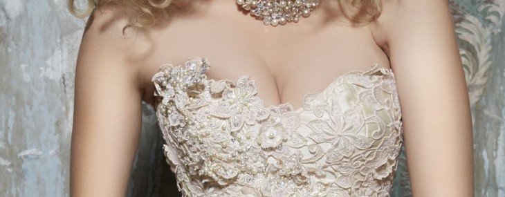 Bridal Looks: Romantic Mermaid Curls Make a Perfect Wedding Hairstyle