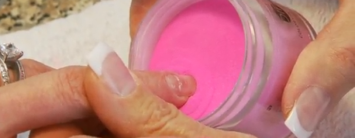 DipIt Nails Versus Gel Manicure