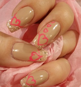 Nail Art for Valentine’s Day: Pink Hearts of Love