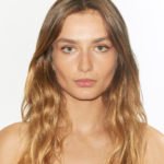 Opt for easy with this week’s natural hair how-to for the holidays. Get the Ralph Lauren look straight from the runway for a simple, feminine style.